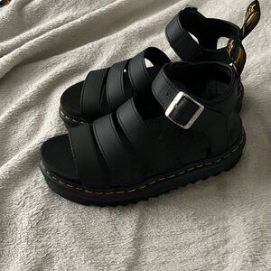 Dr. Martens sandals 🖤